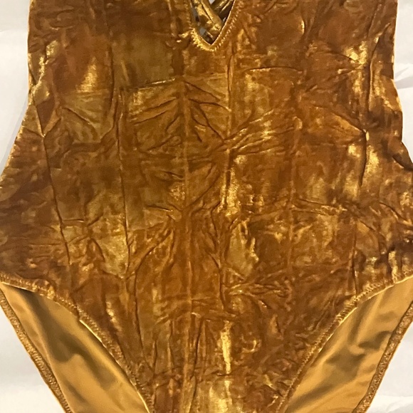 Gold crush velvet bodysuit - Picture 4 of 6